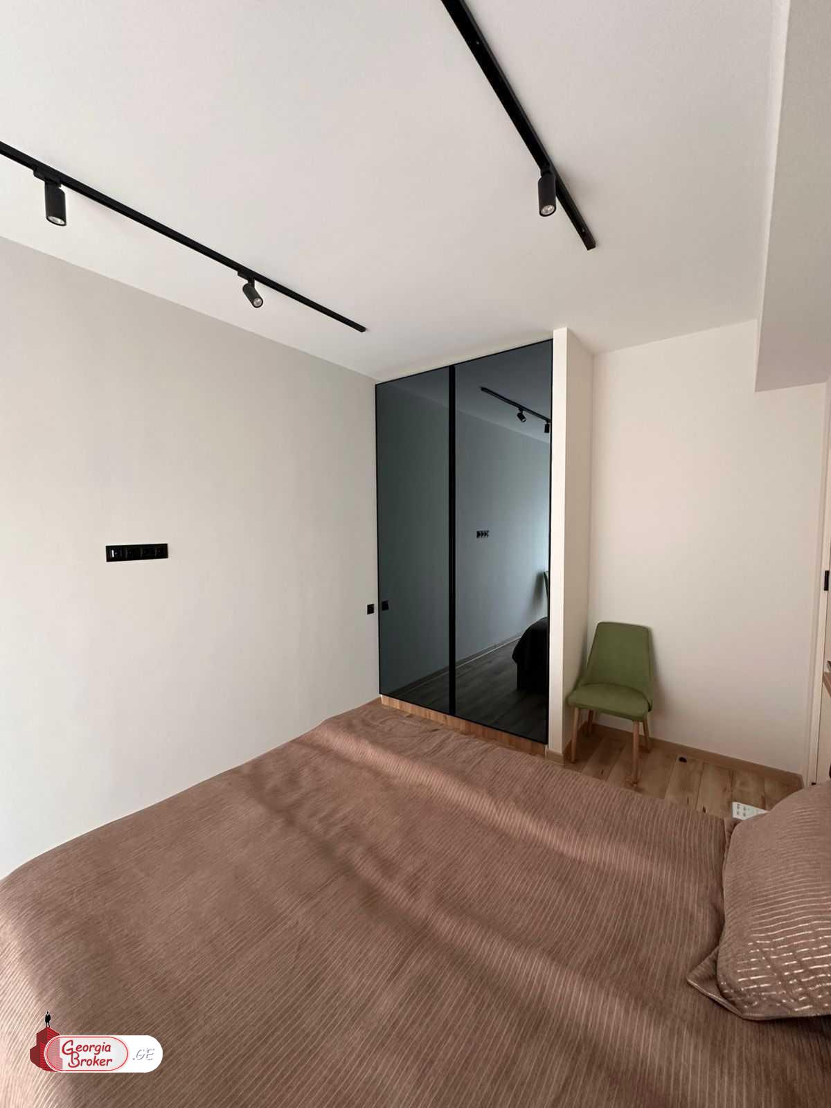 nearly repaired 2-room apartment for rent