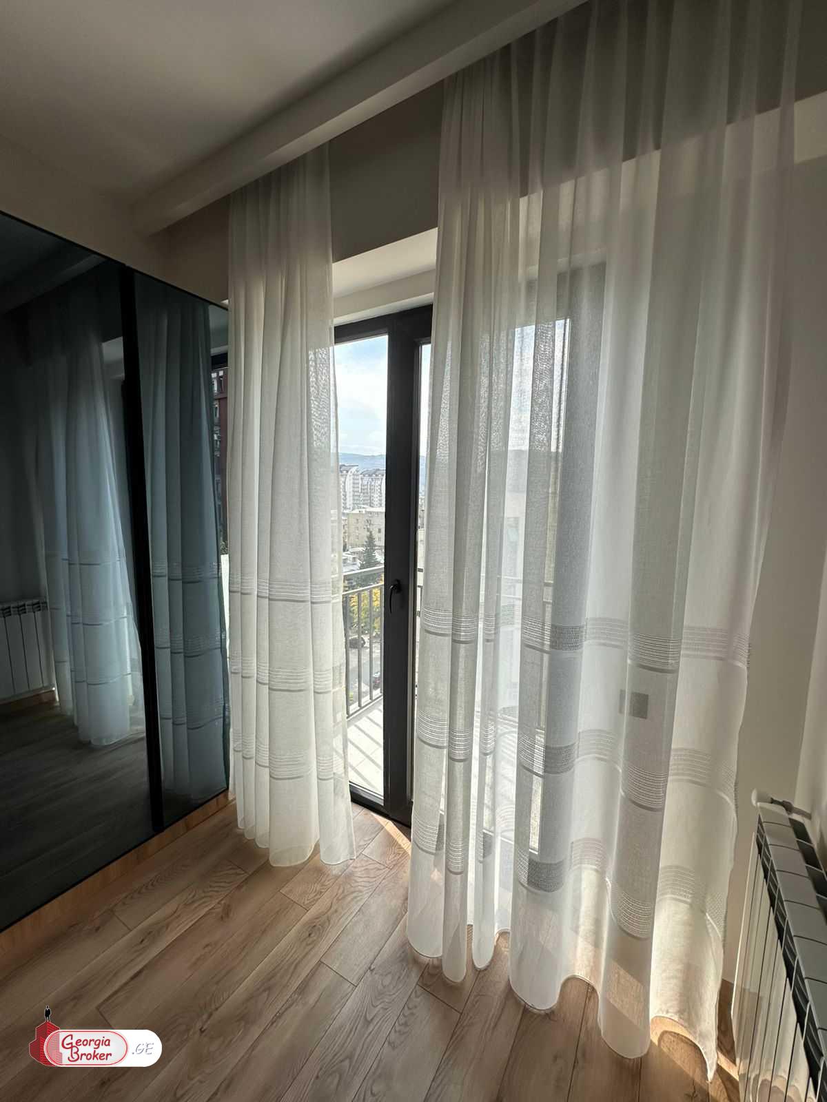 nearly repaired 2-room apartment for rent