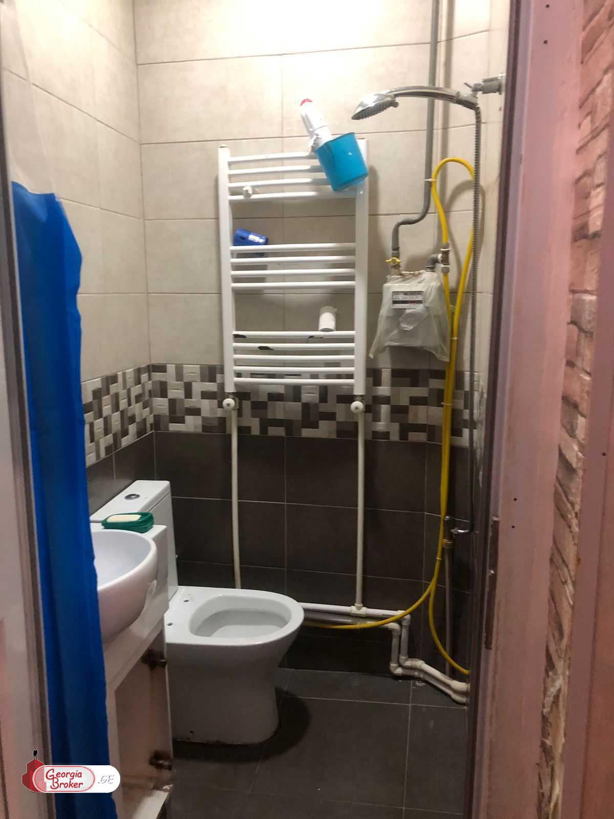 იყიდება ახალი გარემონტებული 4 ოთახიანი სახლი