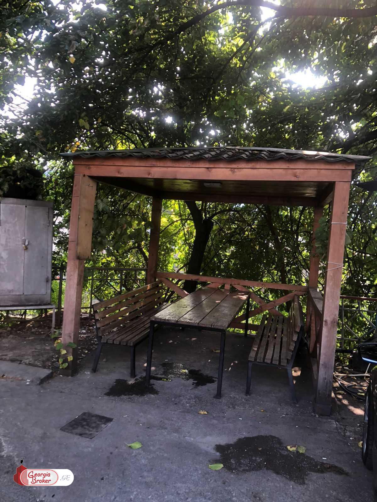 იყიდება ახალი გარემონტებული 4 ოთახიანი სახლი