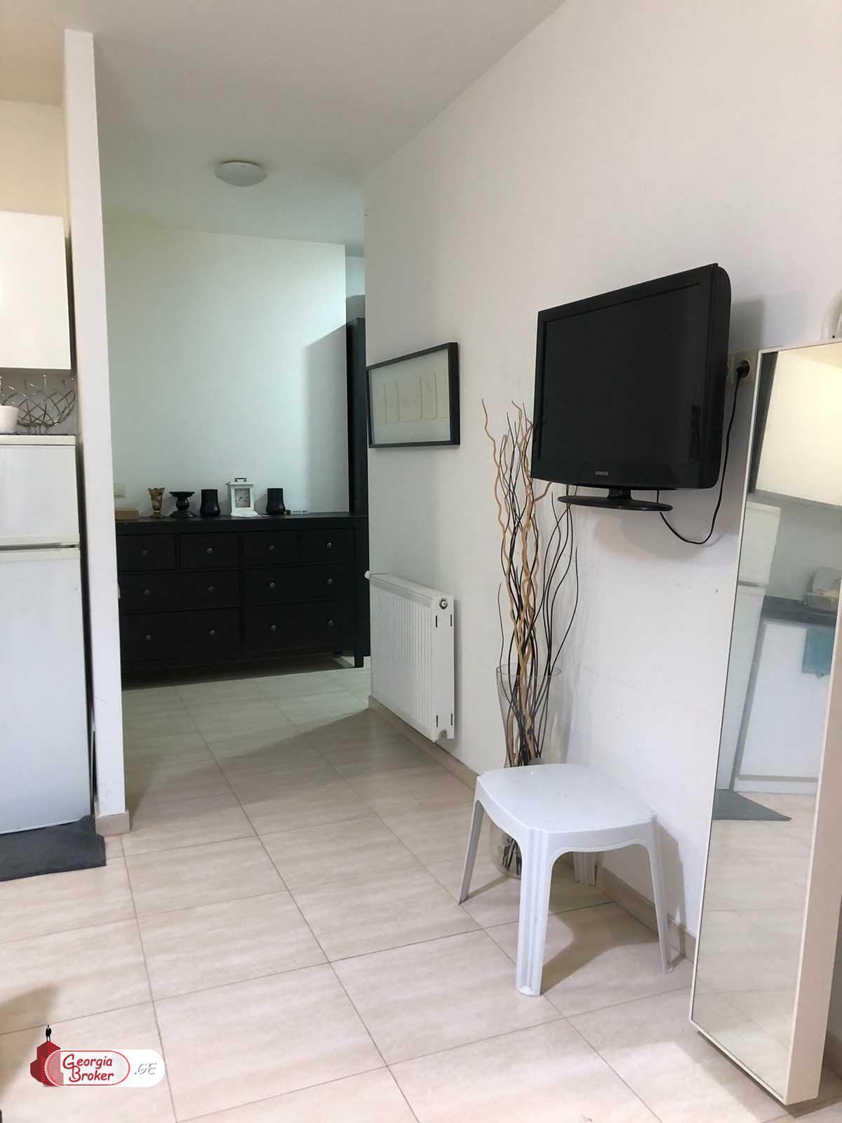 nearly repaired 3-room apartment for rent