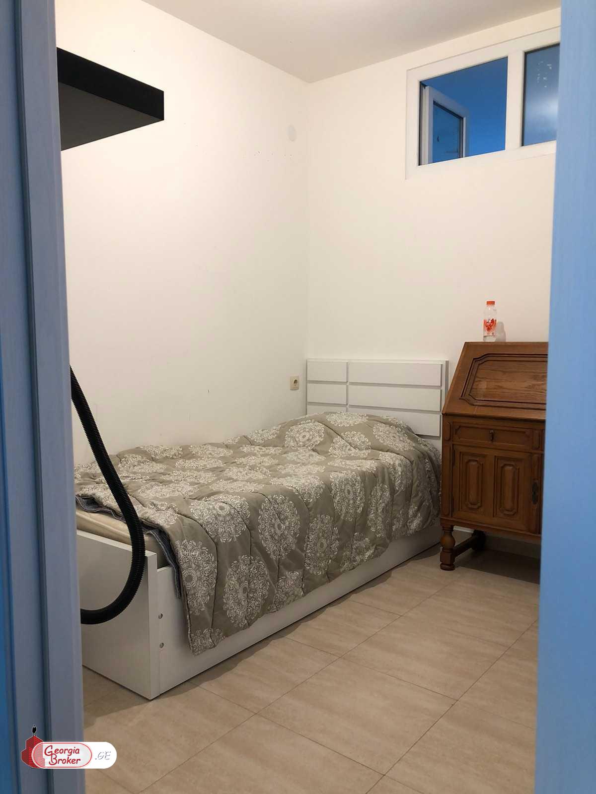 nearly repaired 3-room apartment for rent