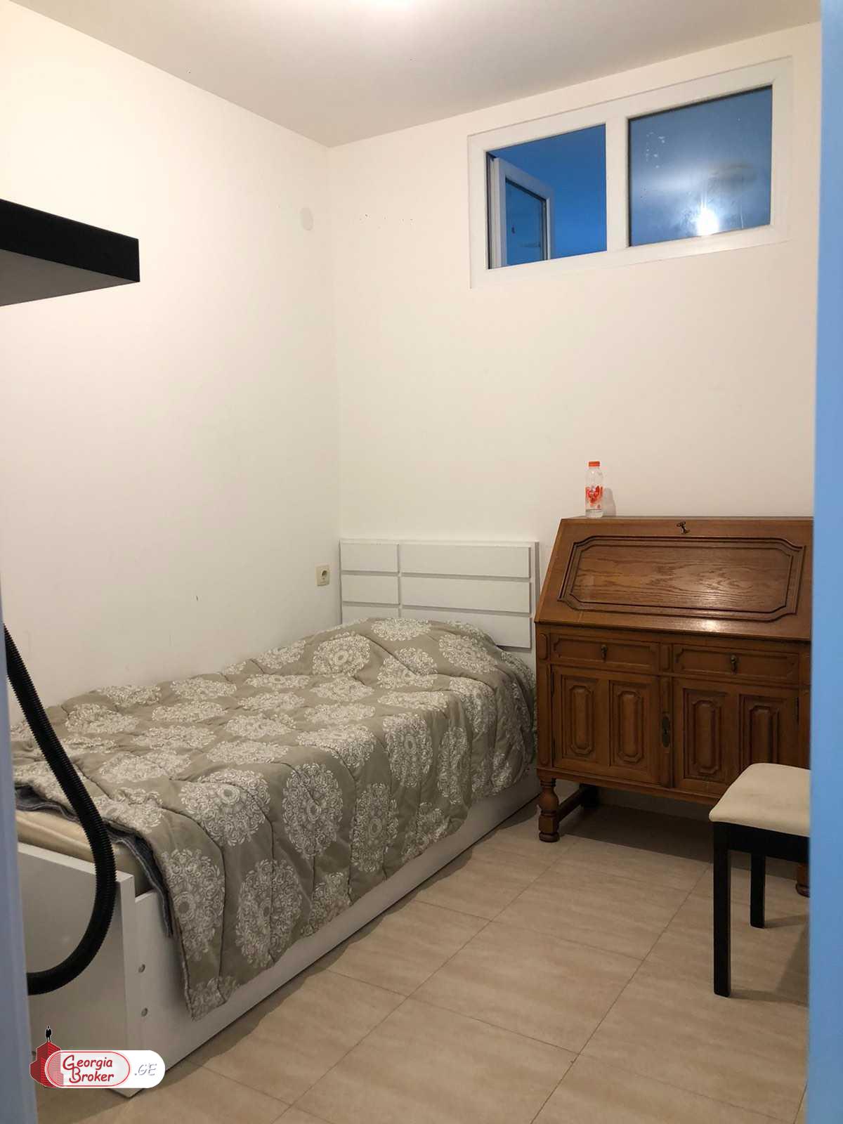 nearly repaired 3-room apartment for rent