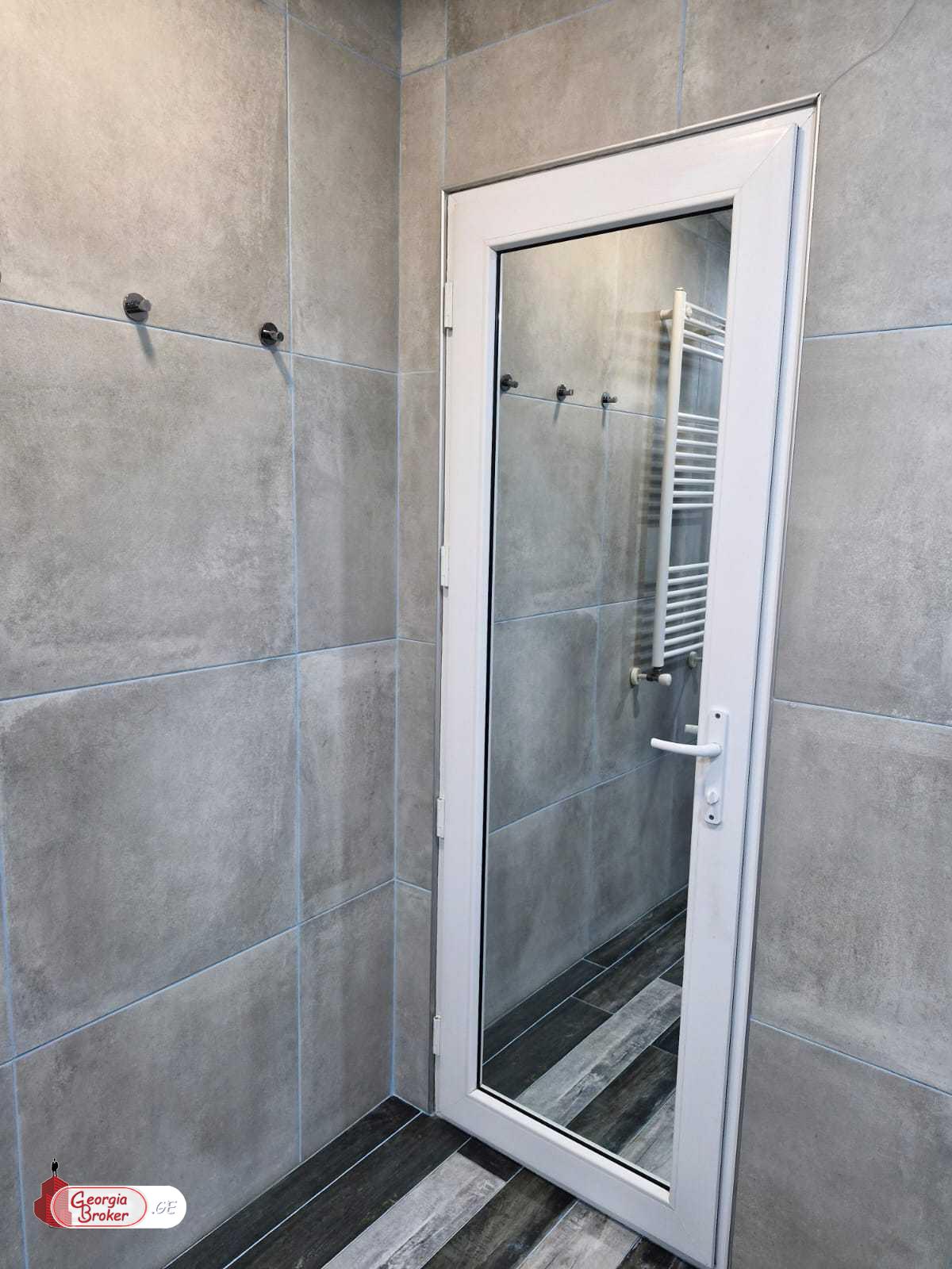 nearly repaired 3-room apartment for sale