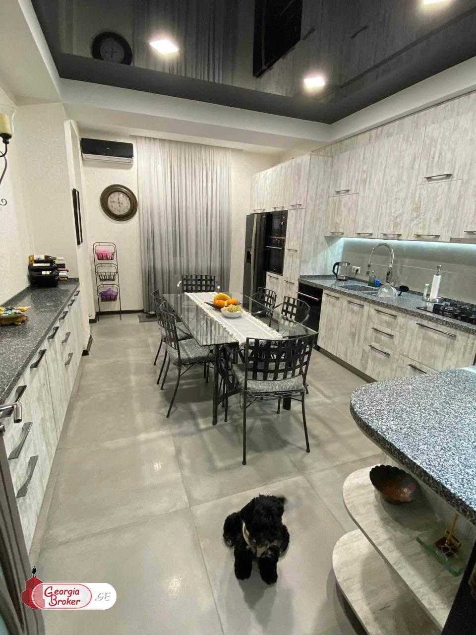 в аренду квартира с новым ремонтом 4-комнаты