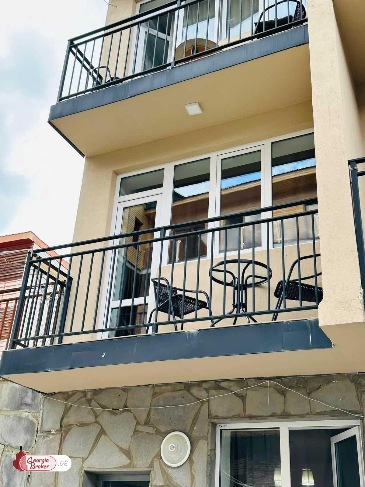 nearly repaired 2-room apartment for sale