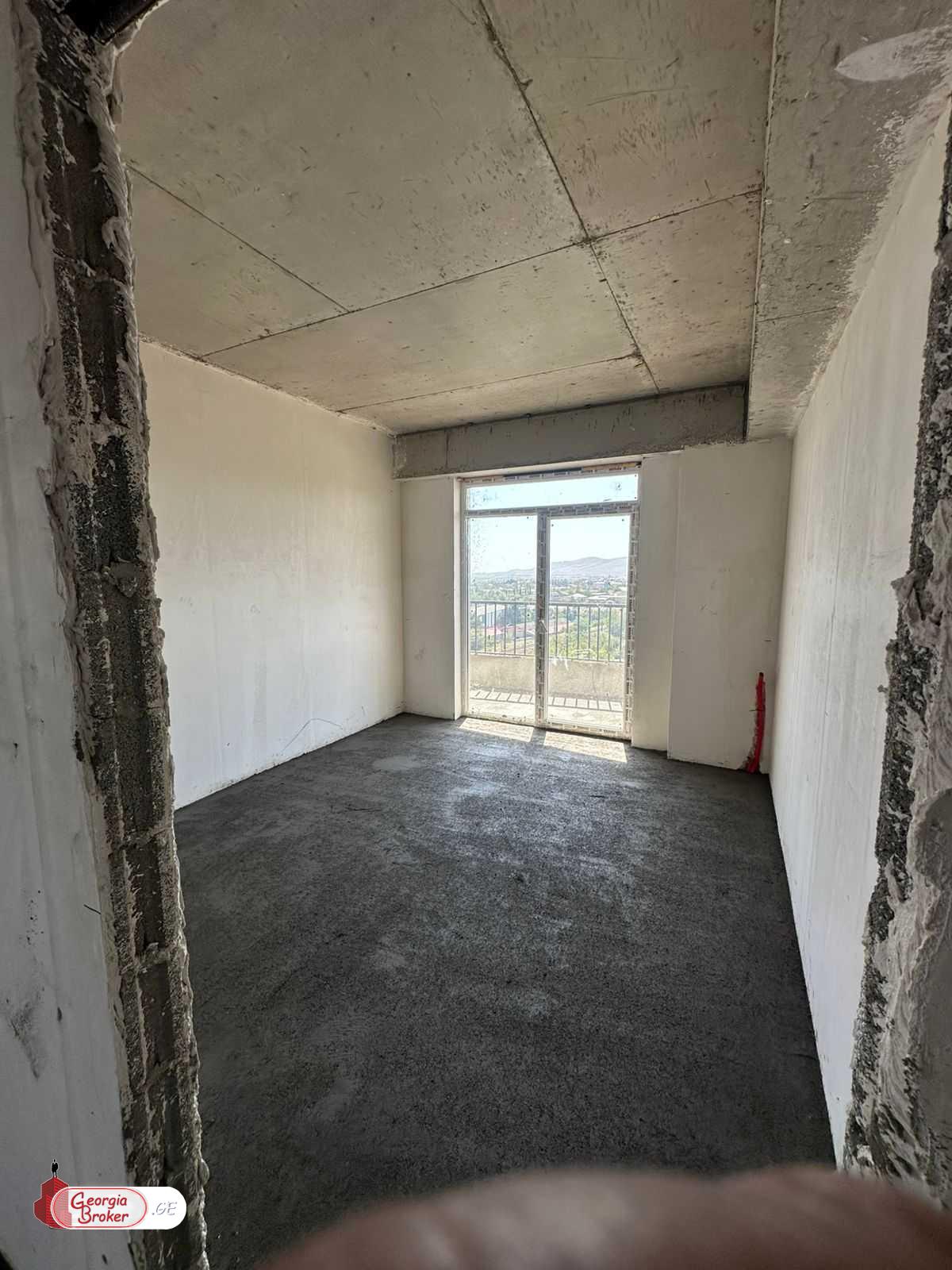 nearly repaired 3-room apartment for sale