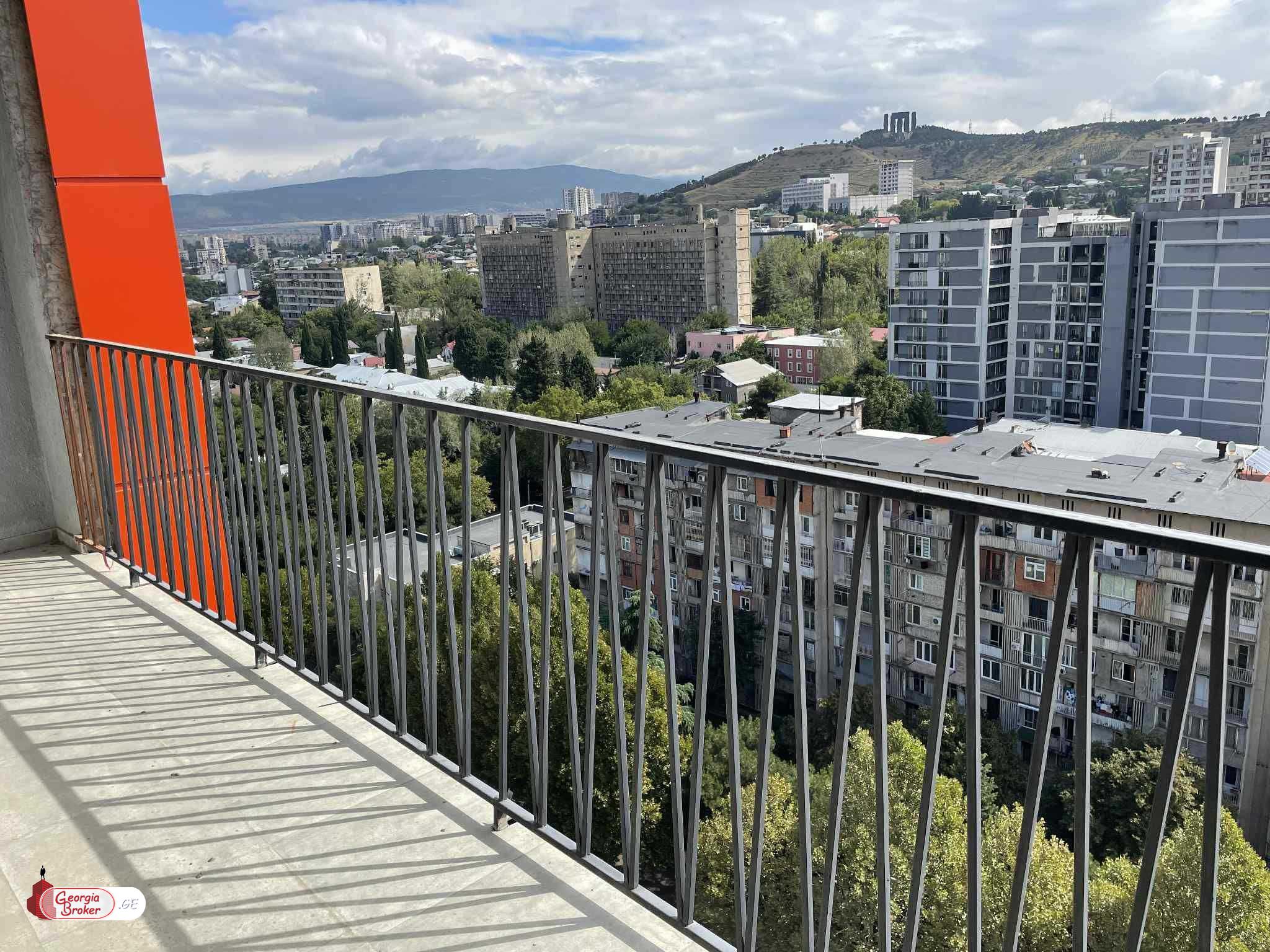 იყიდება ახალი გარემონტებული 3 ოთახიანი ბინა