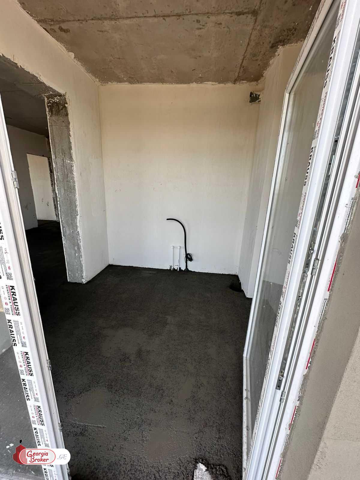 nearly repaired 3-room apartment for sale