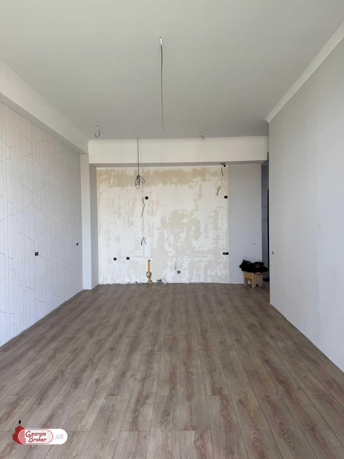 продается квартира с новым ремонтом 3-комнаты