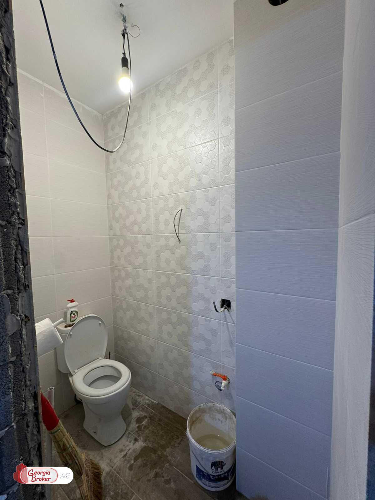 продается квартира с новым ремонтом 3-комнаты