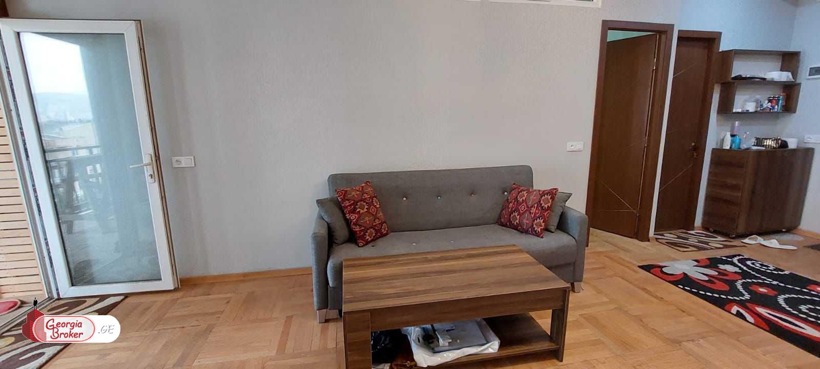 nearly repaired 2-room apartment for sale