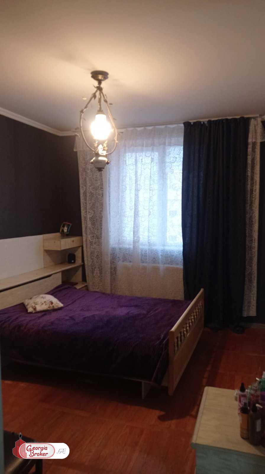 продается квартира с новым ремонтом 4-комнаты