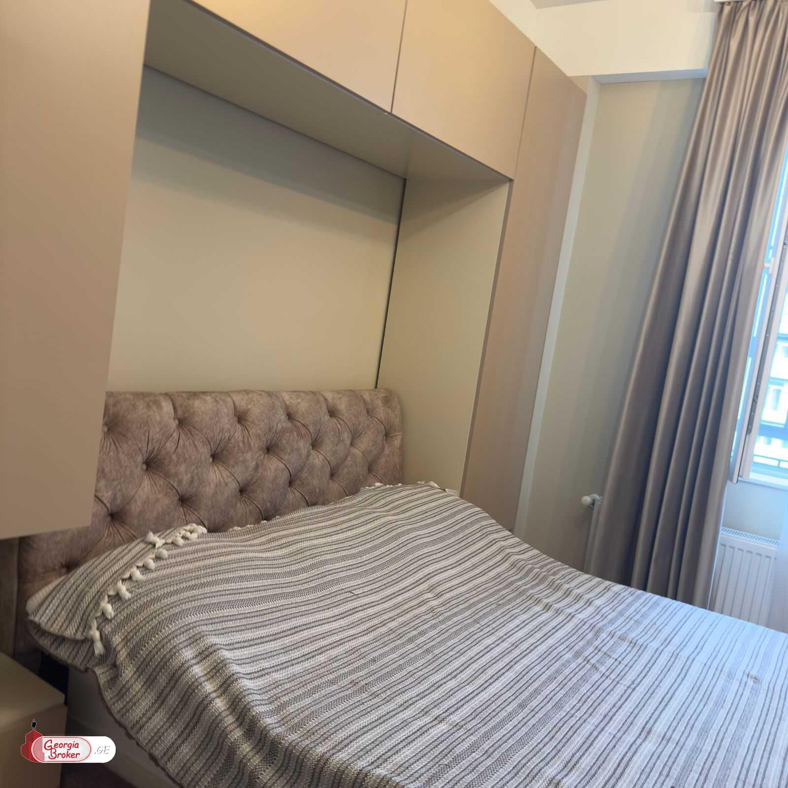 იყიდება ახალი გარემონტებული 4 ოთახიანი ბინა