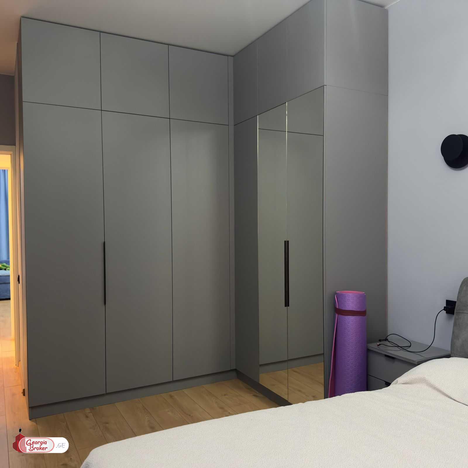 იყიდება ახალი გარემონტებული 4 ოთახიანი ბინა