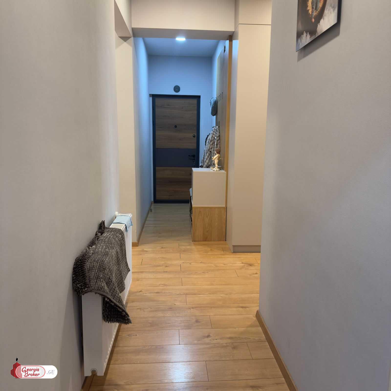 იყიდება ახალი გარემონტებული 4 ოთახიანი ბინა