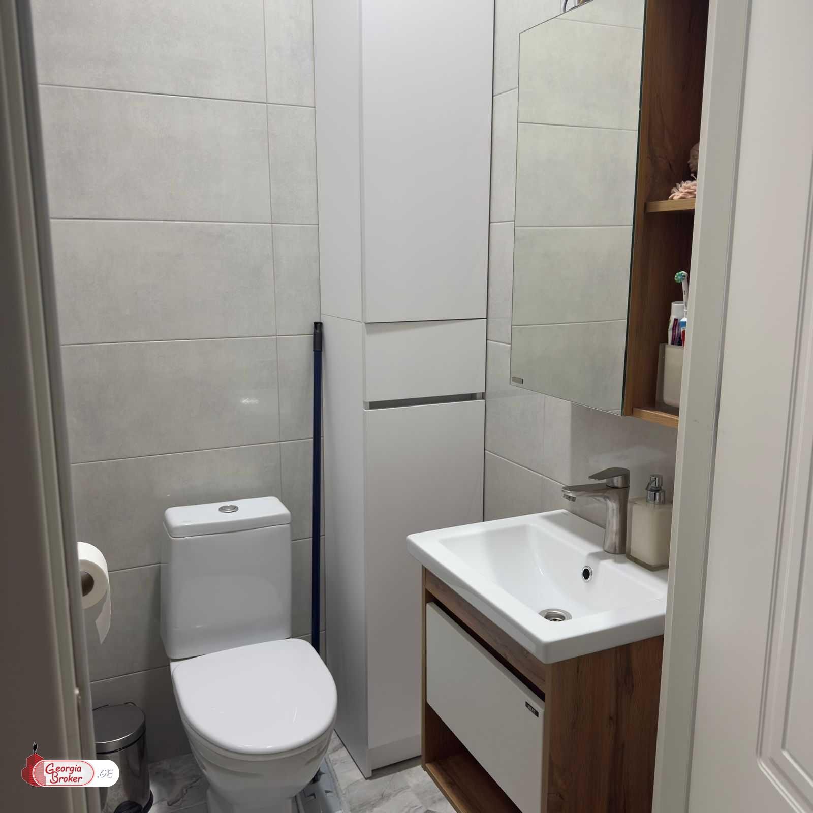 იყიდება ახალი გარემონტებული 4 ოთახიანი ბინა