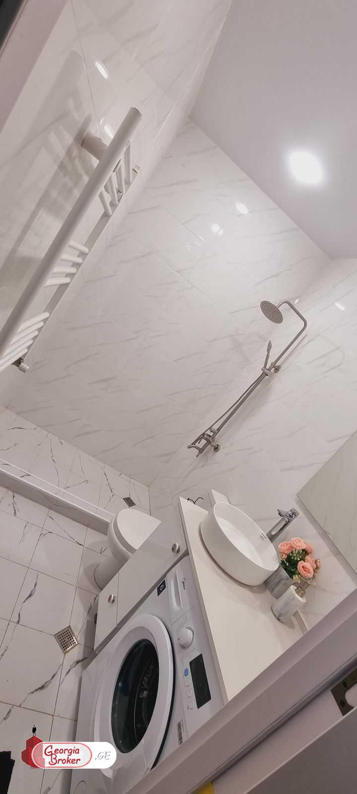 იყიდება ახალი გარემონტებული 3 ოთახიანი ბინა