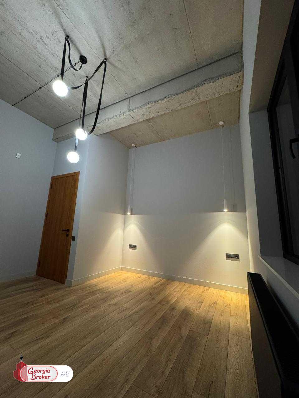 nearly repaired 8-room house for sale