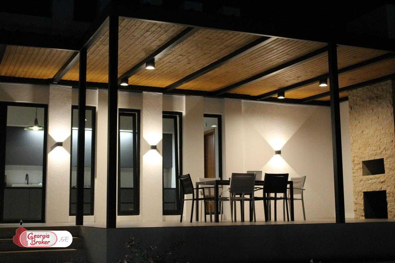 nearly repaired 8-room house for sale