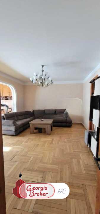 იყიდება ახალი გარემონტებული 4 ოთახიანი ბინა