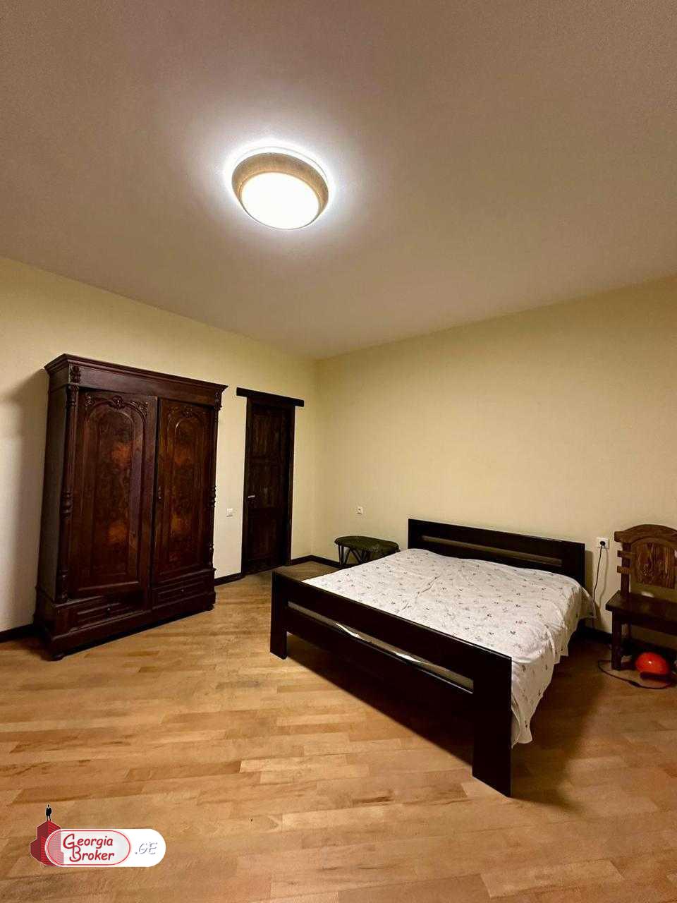 იყიდება ახალი გარემონტებული სახლი