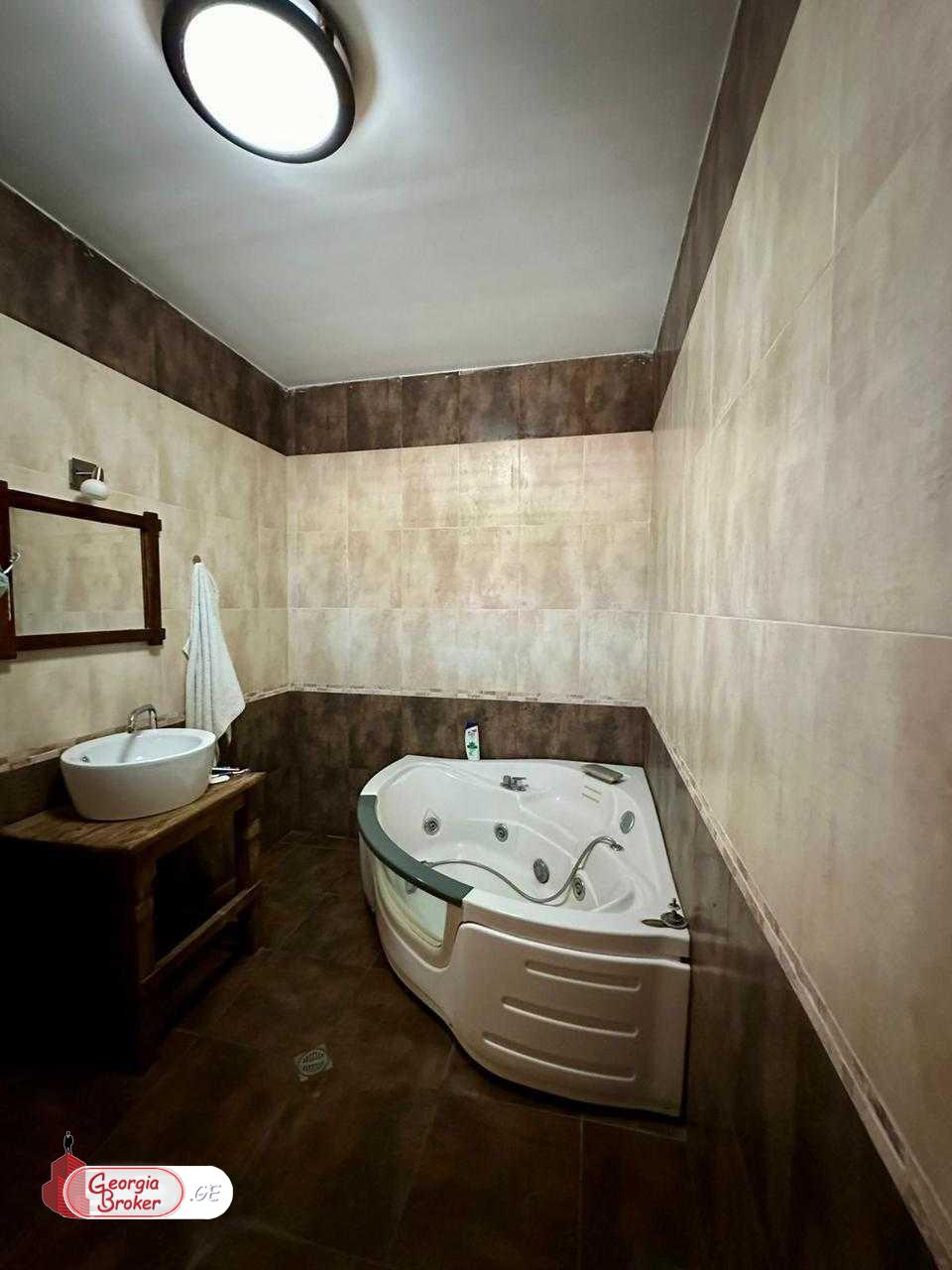 იყიდება ახალი გარემონტებული სახლი