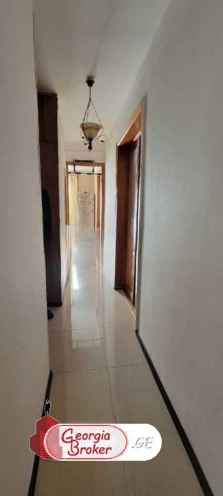 იყიდება ახალი გარემონტებული 4 ოთახიანი ბინა