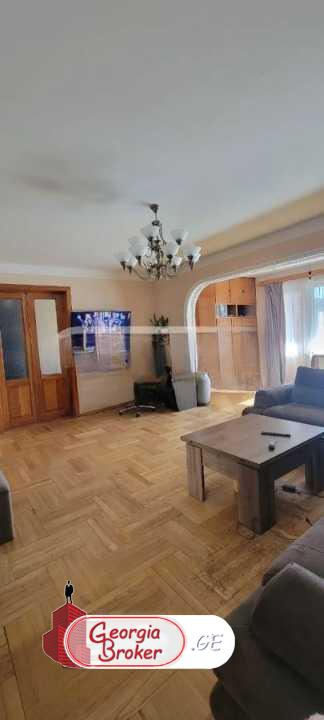 იყიდება ახალი გარემონტებული 4 ოთახიანი ბინა