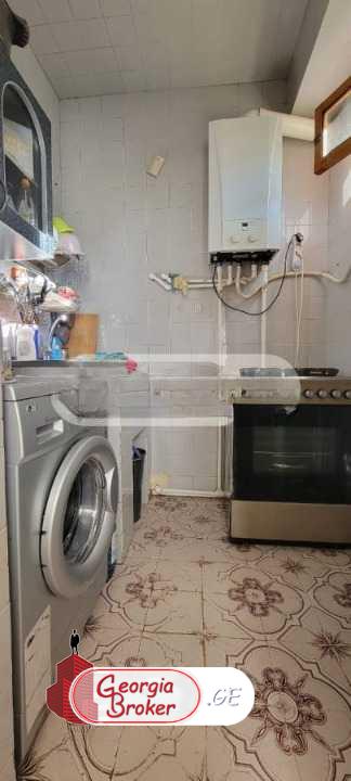 იყიდება ახალი გარემონტებული 4 ოთახიანი ბინა