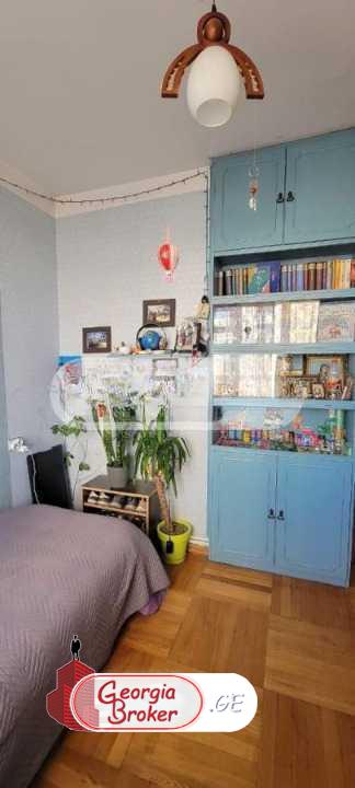 იყიდება ახალი გარემონტებული 4 ოთახიანი ბინა