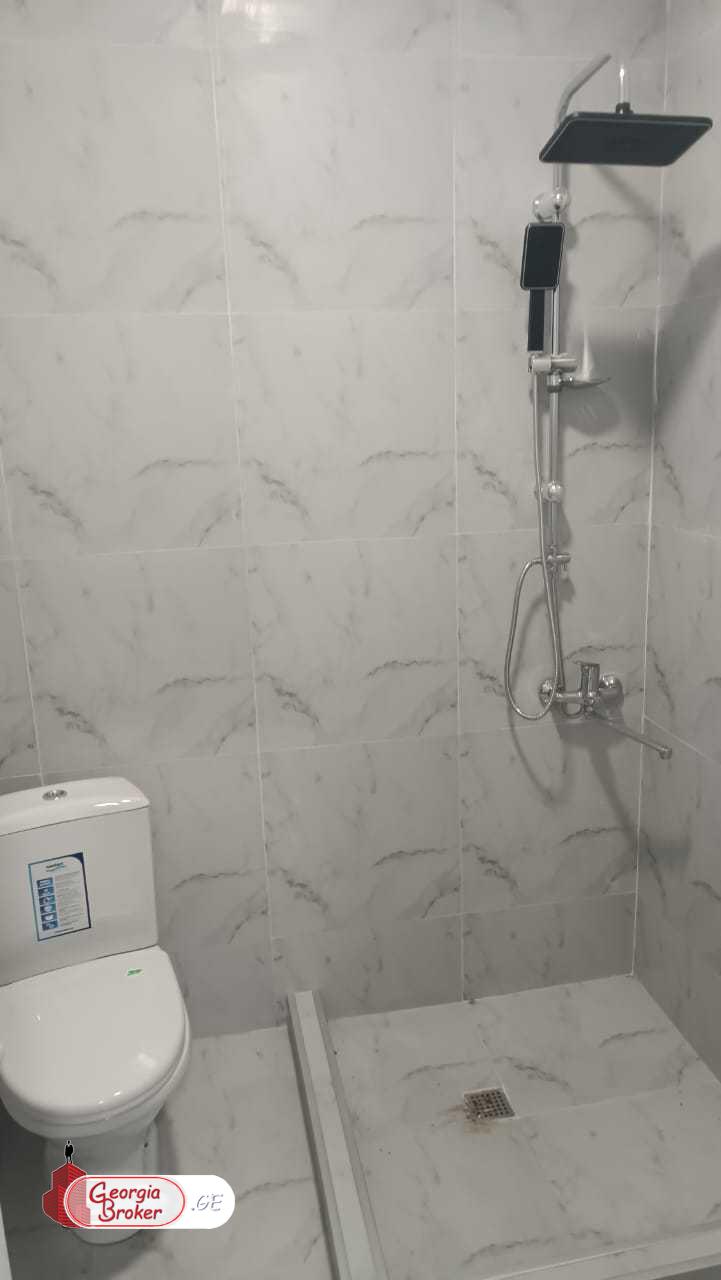 nearly repaired 8-room house for sale