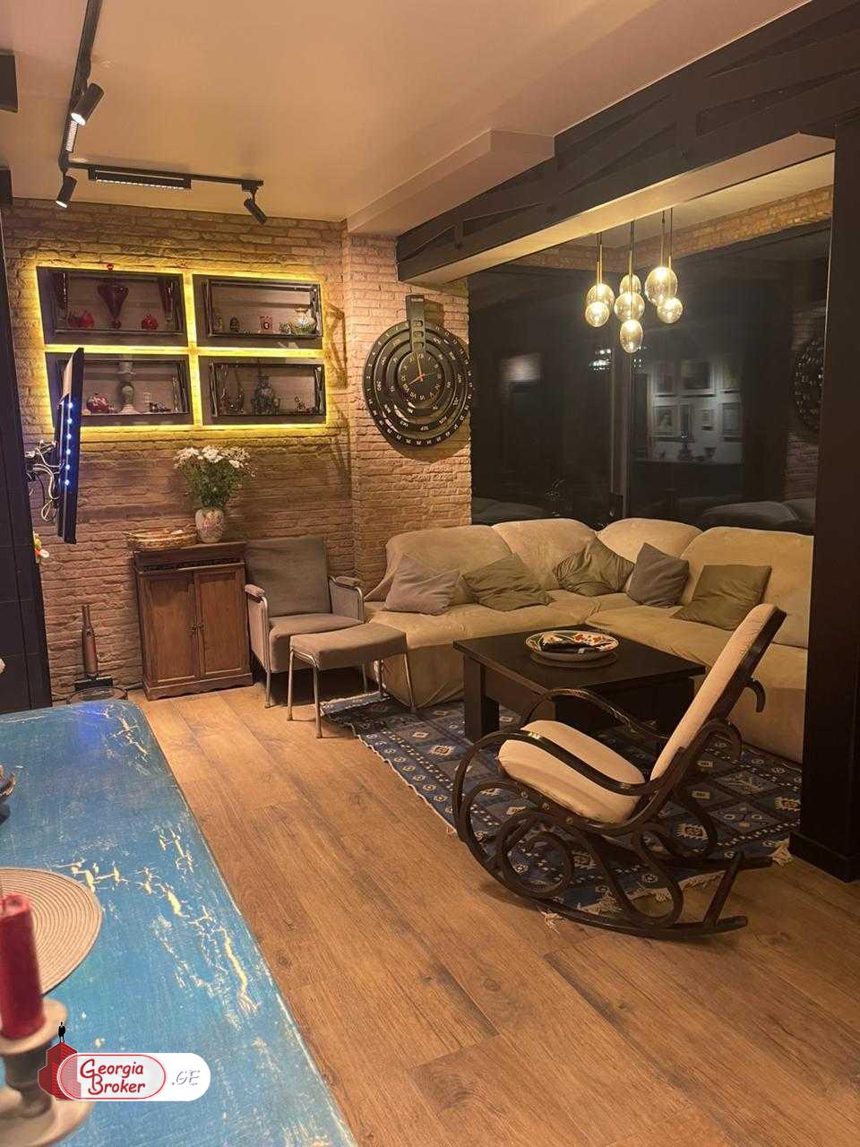 продается дом с новым ремонтом 5-комнат