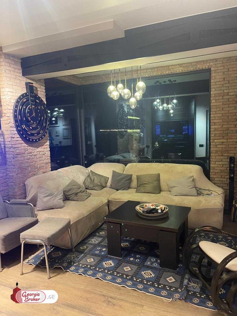 продается дом с новым ремонтом 5-комнат