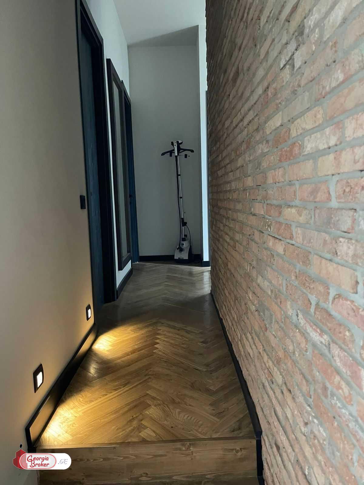 продается дом с новым ремонтом 5-комнат