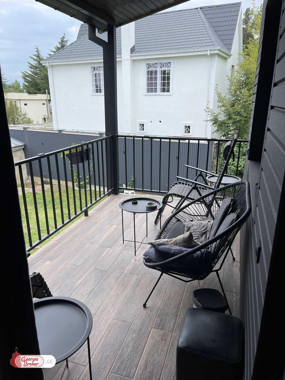 продается дом с новым ремонтом 5-комнат