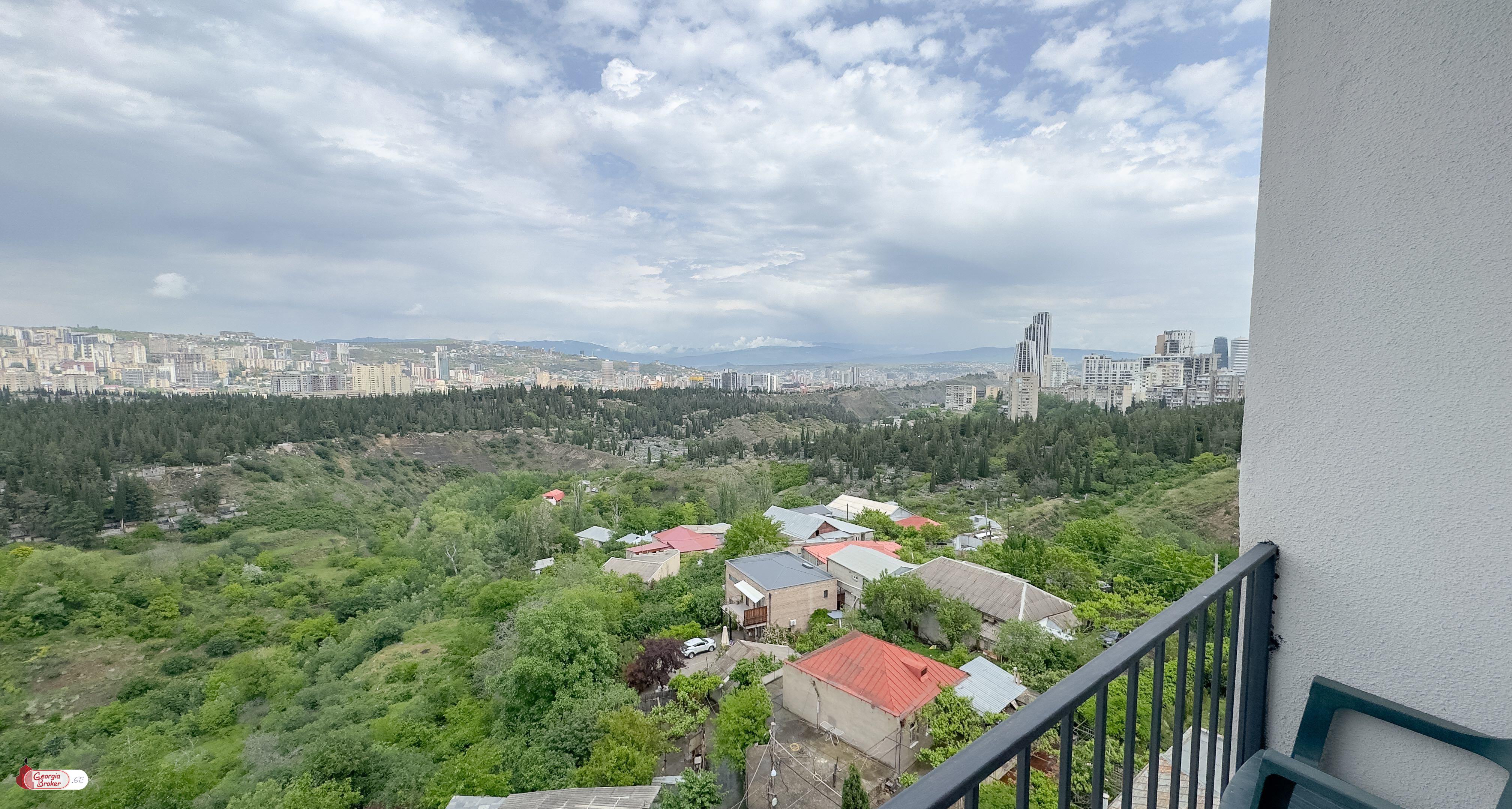 продается квартира с новым ремонтом 3-комнаты