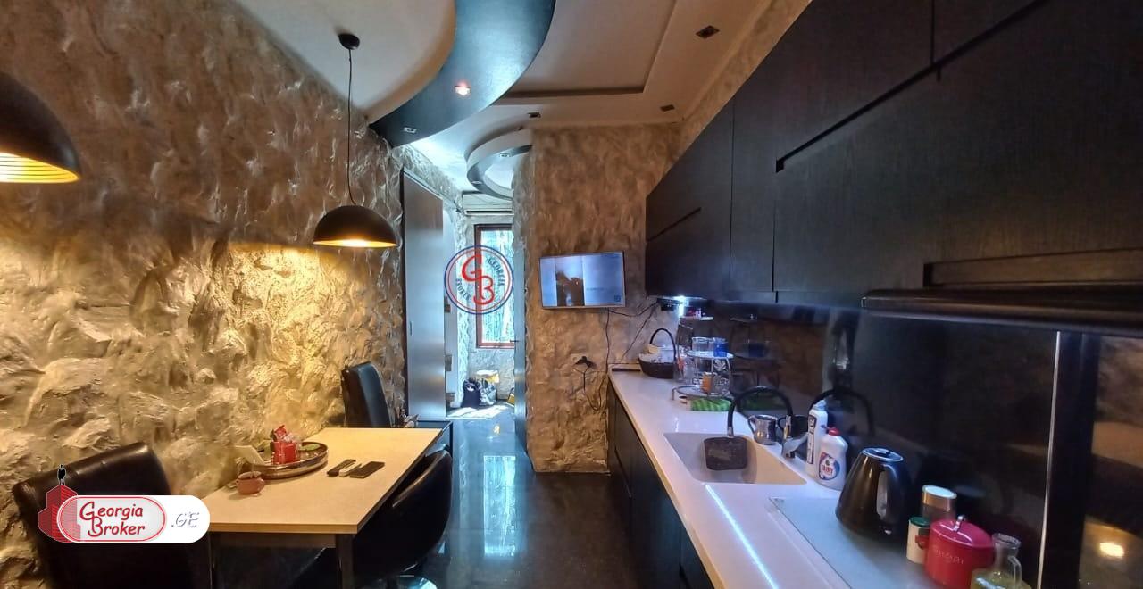 იყიდება ახალი გარემონტებული 3 ოთახიანი ბინა