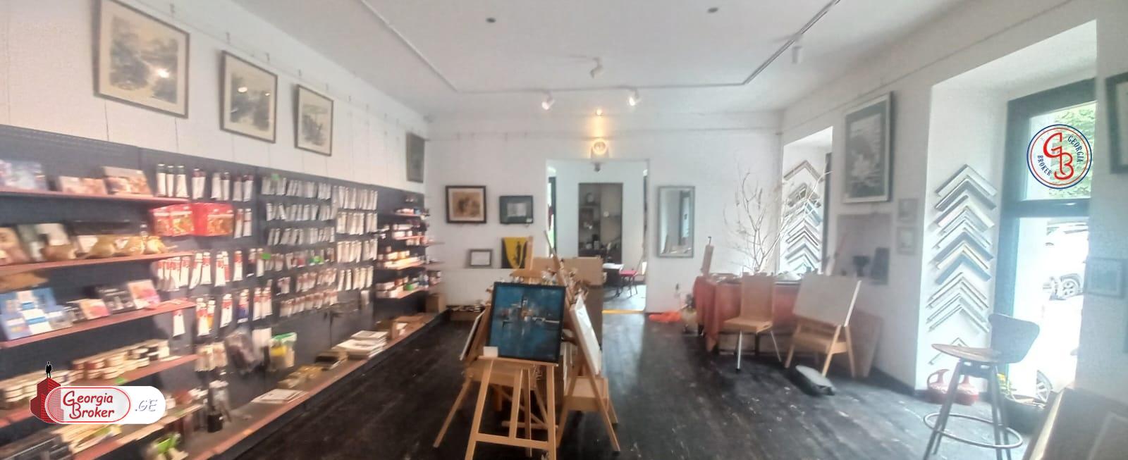 იყიდება ახალი გარემონტებული უნივერსალური ფართი