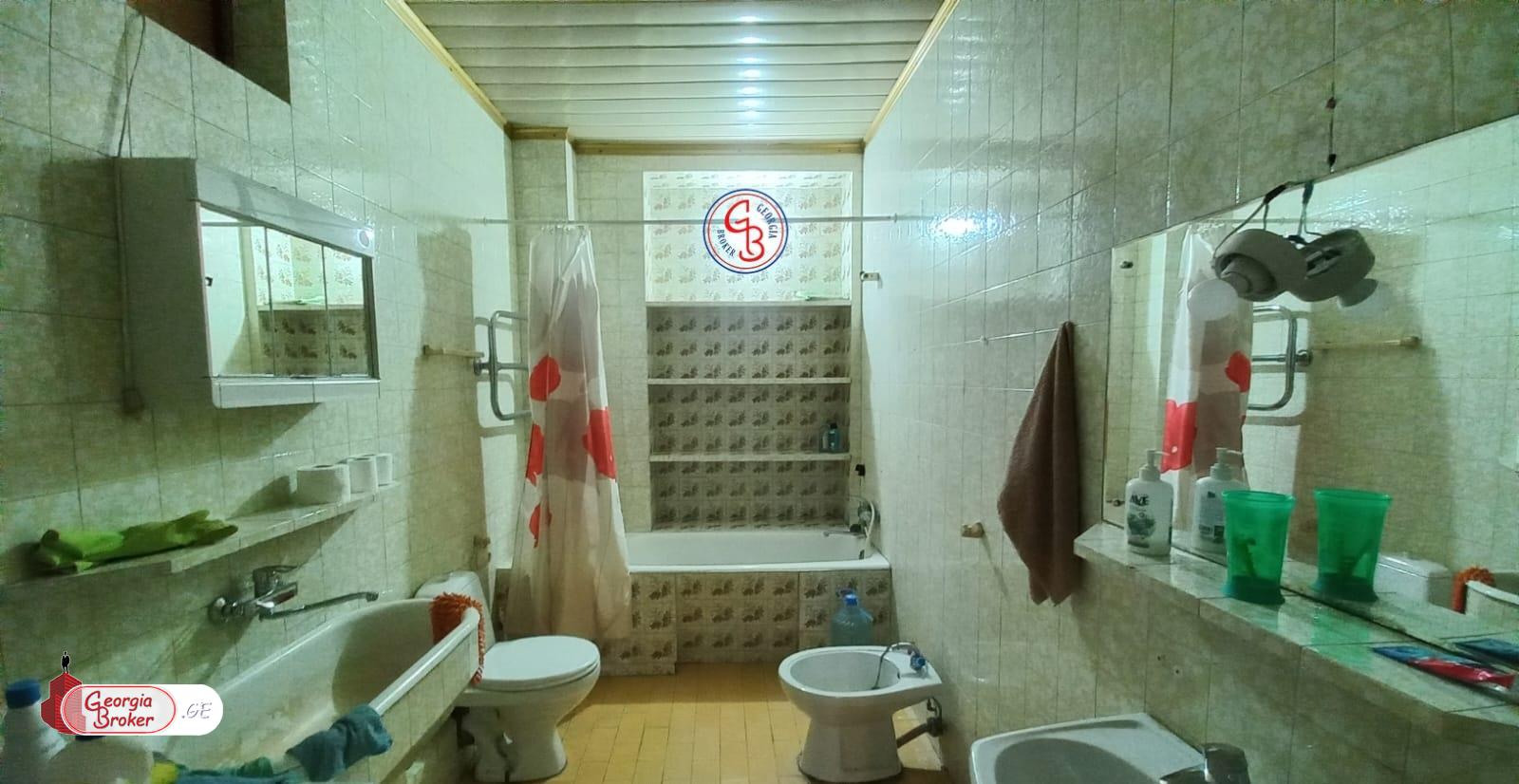 old repaired 5-room apartment for sale