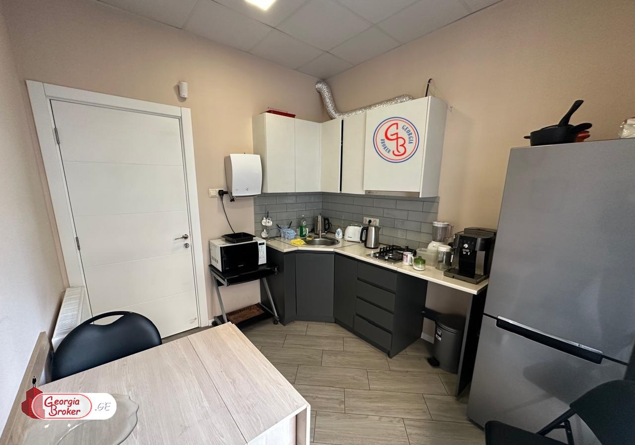 в аренду офис с новым ремонтом 6-комнат