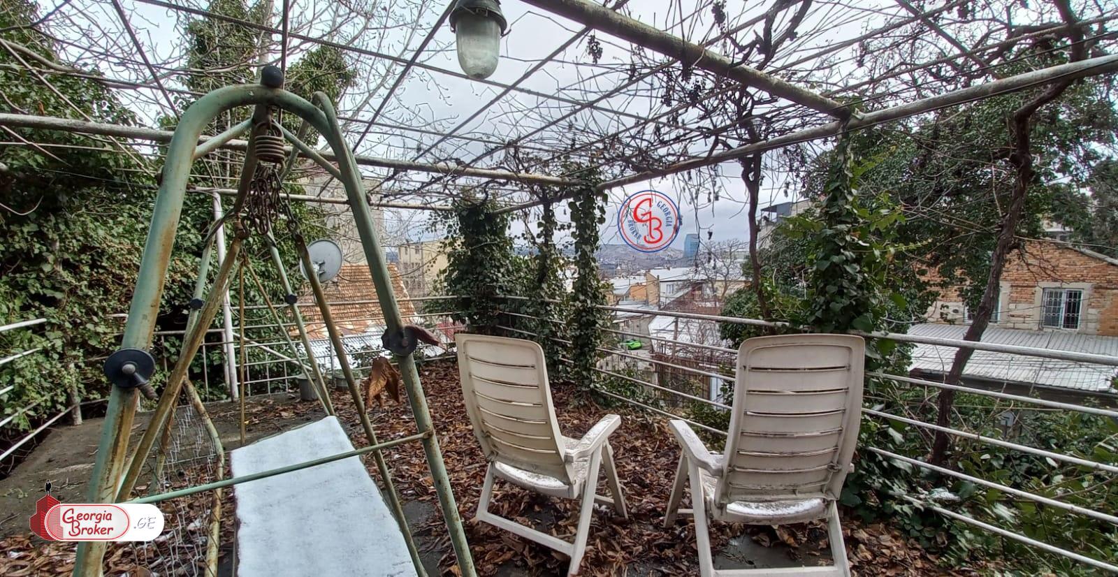 old repaired 5-room apartment for sale