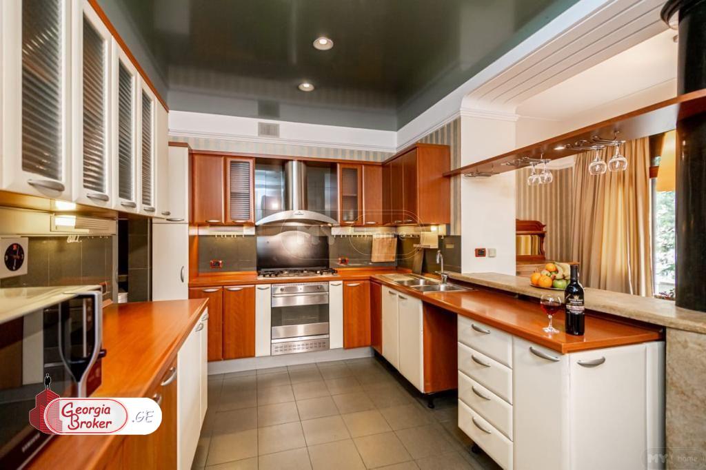 nearly repaired 3-room apartment for rent