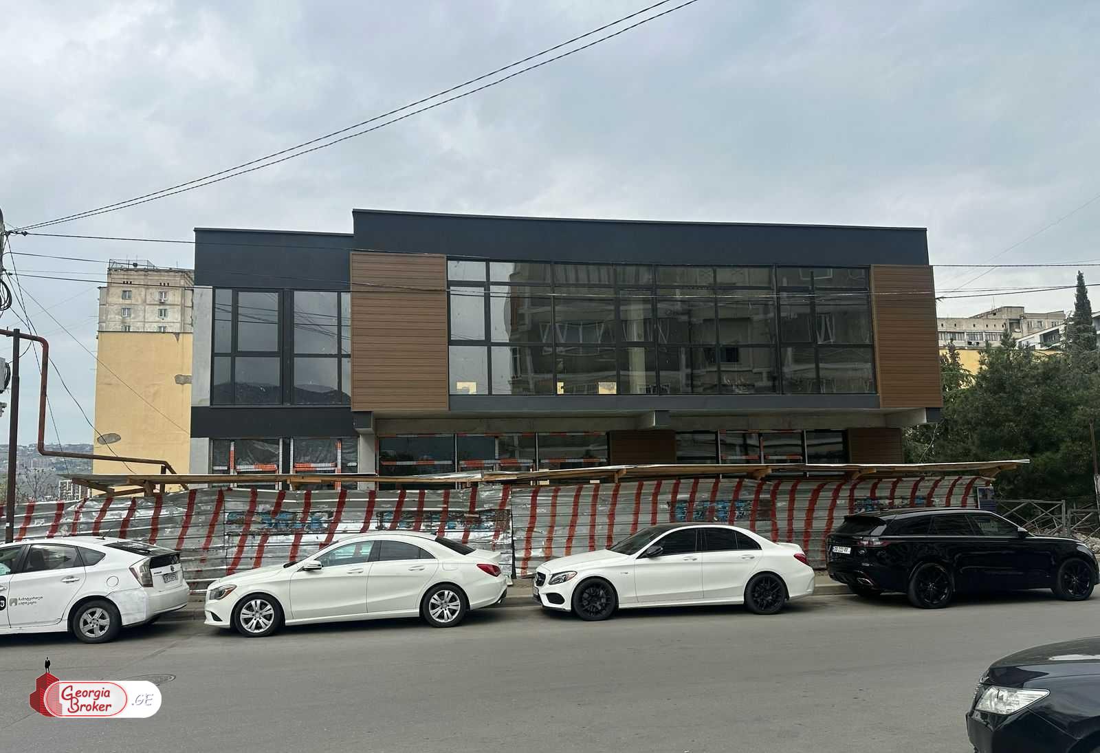 without repair universal space for rent