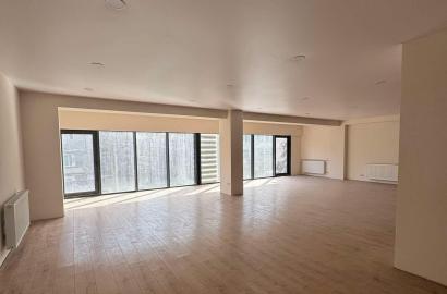 ქირავდება ახალი გარემონტებული საოფისე ფართი