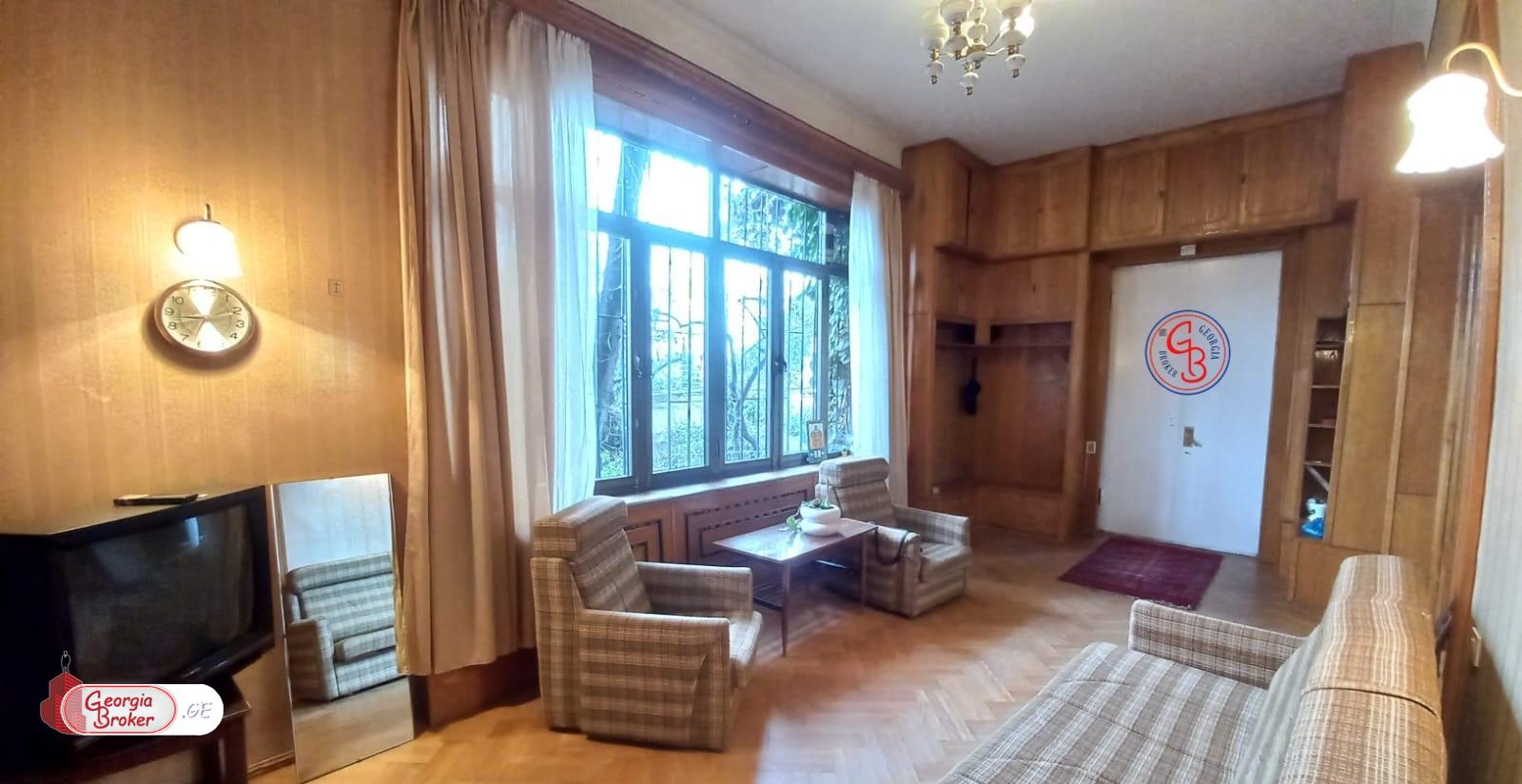 old repaired 5-room apartment for sale