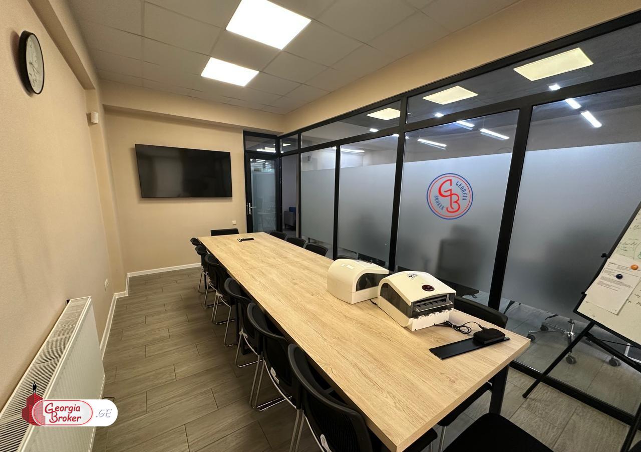 в аренду офис с новым ремонтом 6-комнат