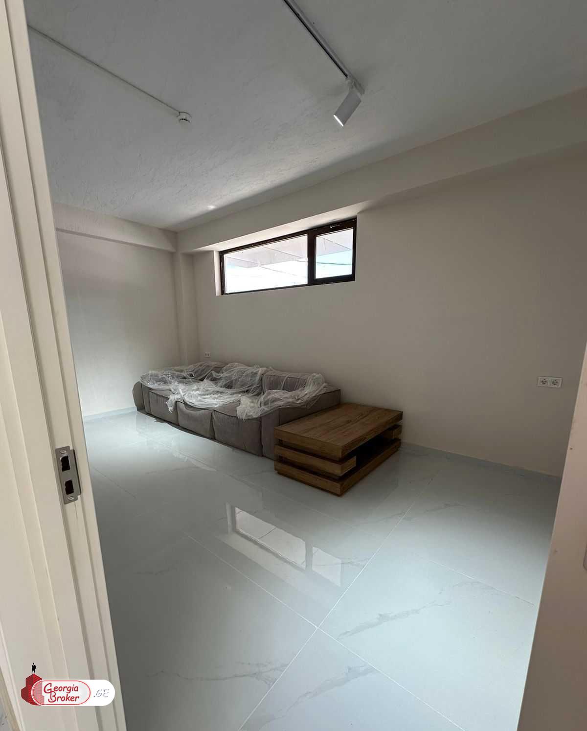 nearly repaired universal space for rent