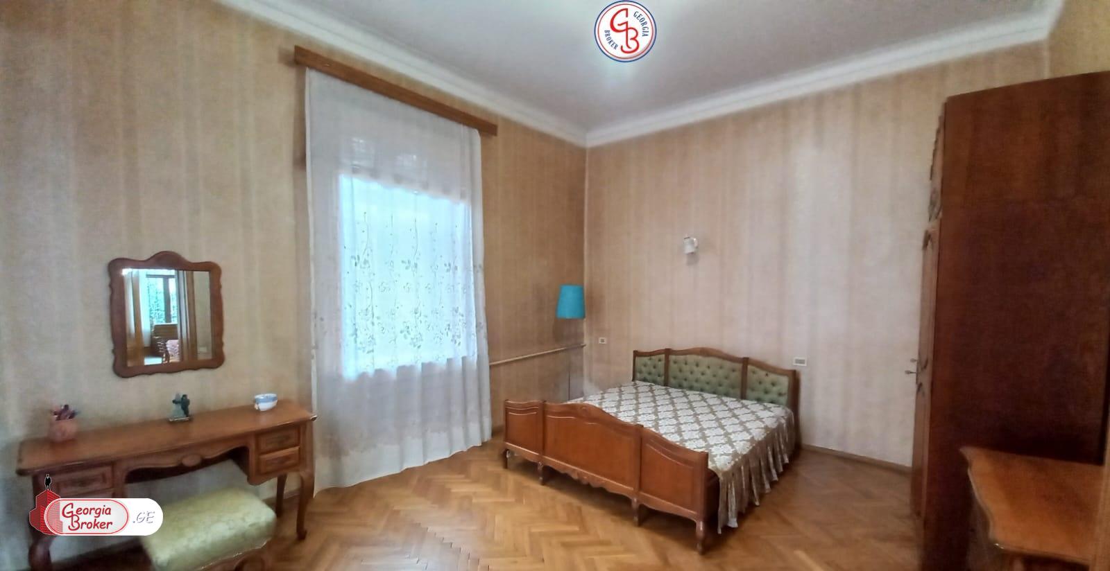 old repaired 5-room apartment for sale