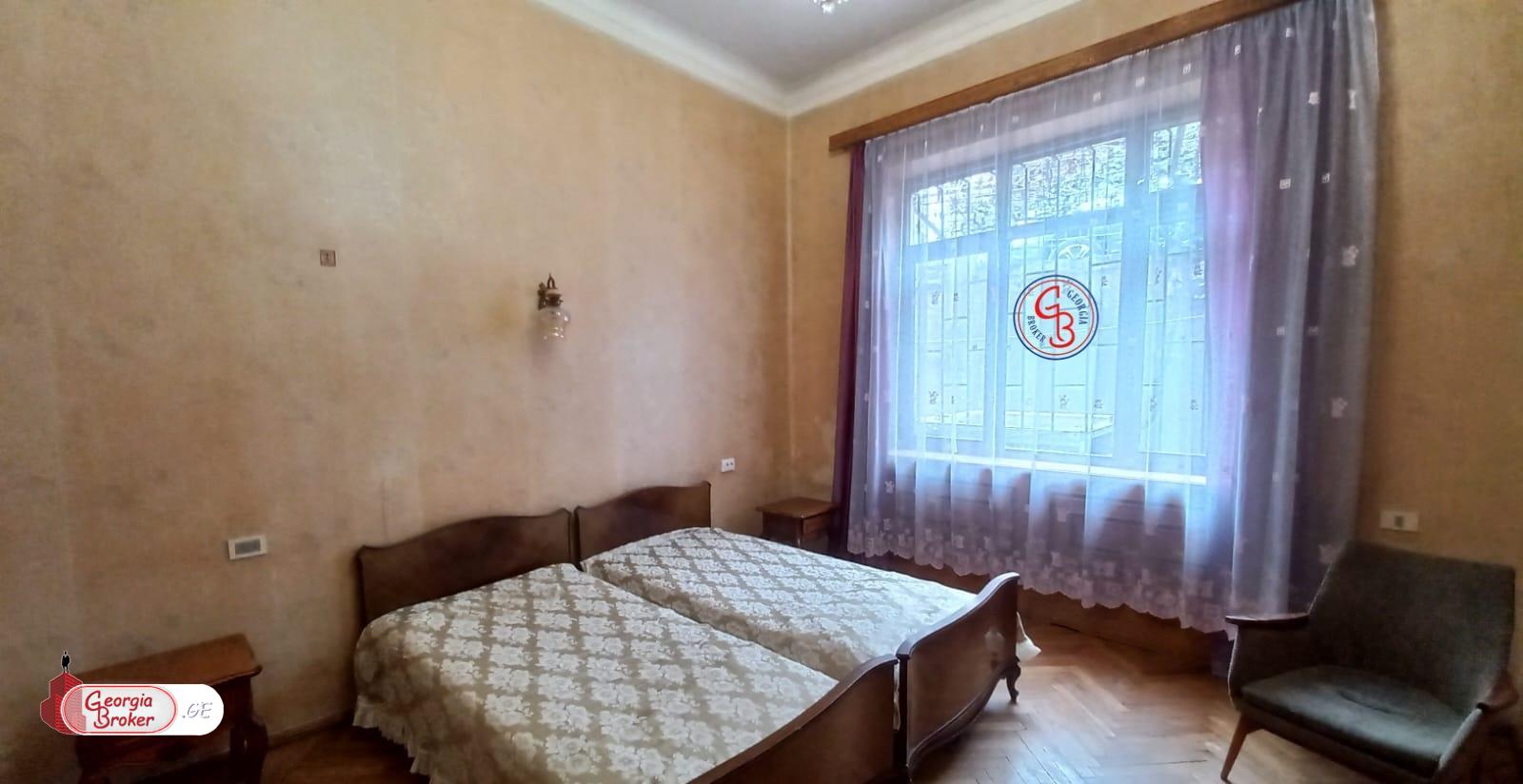 old repaired 5-room apartment for sale